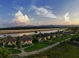 Barahi Jungle Lodge