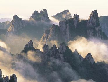 Misty peaks in Seoraksan National Park