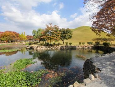 Daereungwon Tomb Park, Gyeongju 